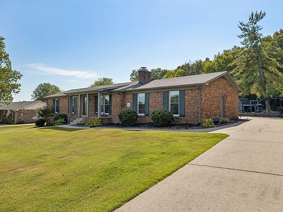 2nd image of 110 Moss Glen Rd