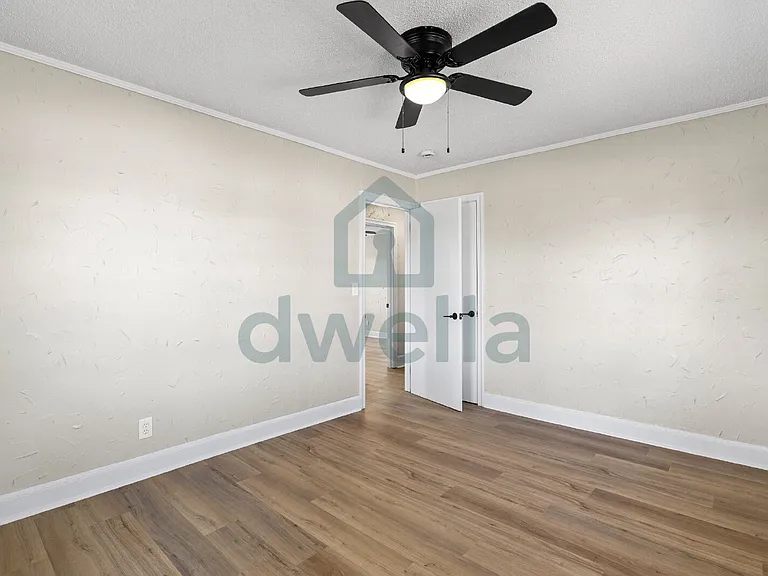 1611 Holland St — Photo 15
