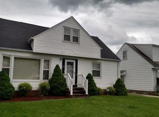 182 Flora Dr, Bedford, OH