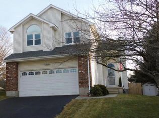 13 Alicia Ln, Middletown, CT 06457
