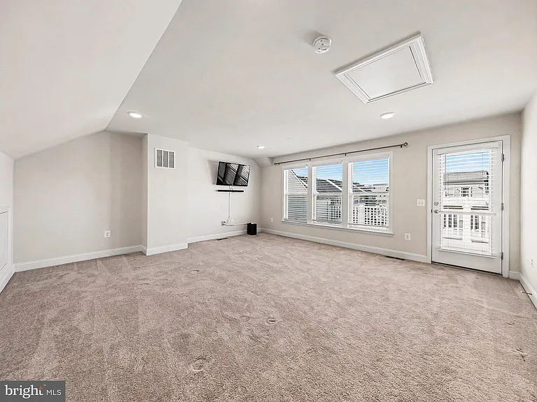 1900 Greenbriar Hall Rd — Photo 12
