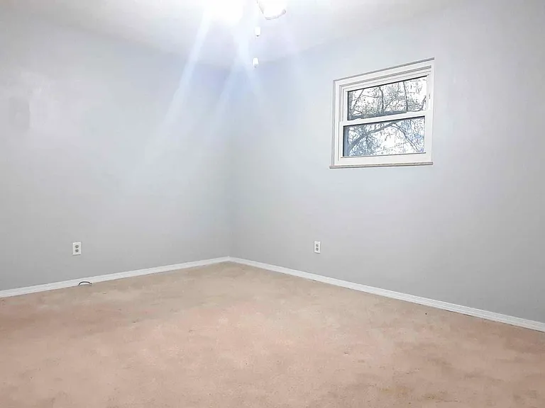 220 Pralle Ln — Photo 4