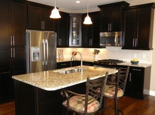 3201 Countryside Ct, Saint Paul, MN 55129