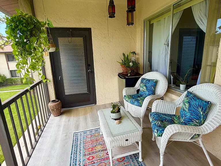 301 Knotty Pine Cir #B-2 — Photo 6