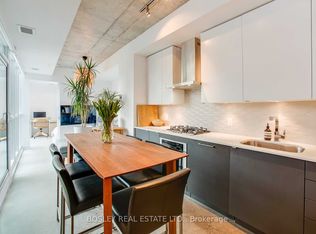 38 Howard Park Ave #528, Toronto, ON M6R 0A7