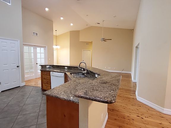 4th image of 1505 Gerald Ave