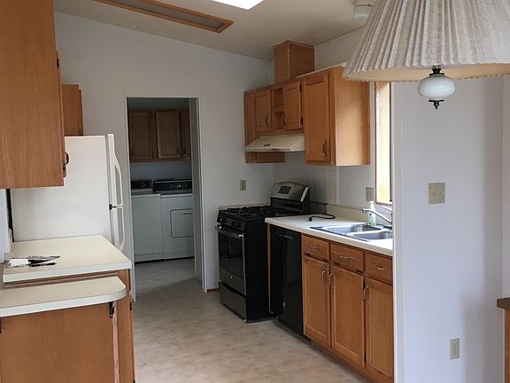5th image of 211 Naomi Ave