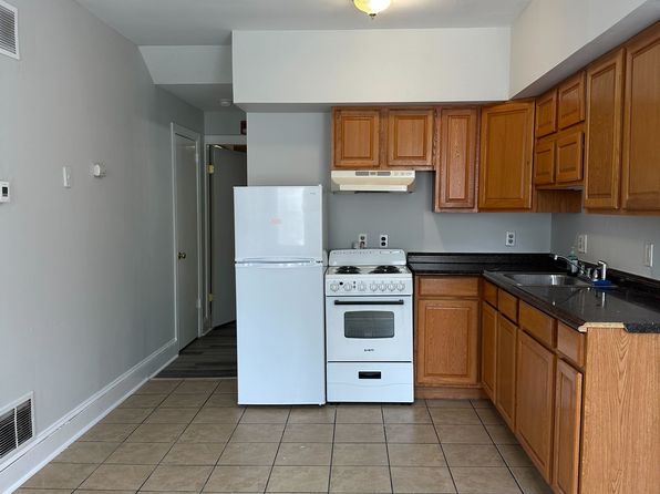 309 W 6th St #1