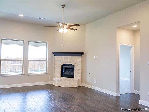 4th image of 16112 Plum Ct
