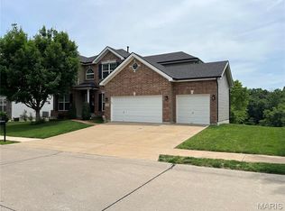7928 Pinetop Dr, Saint Louis, MO 63129