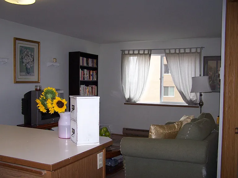4550 7th Ave NE #302 — Photo 7