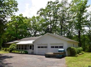 3 Cowles Dr, Lake Luzerne, NY 12846