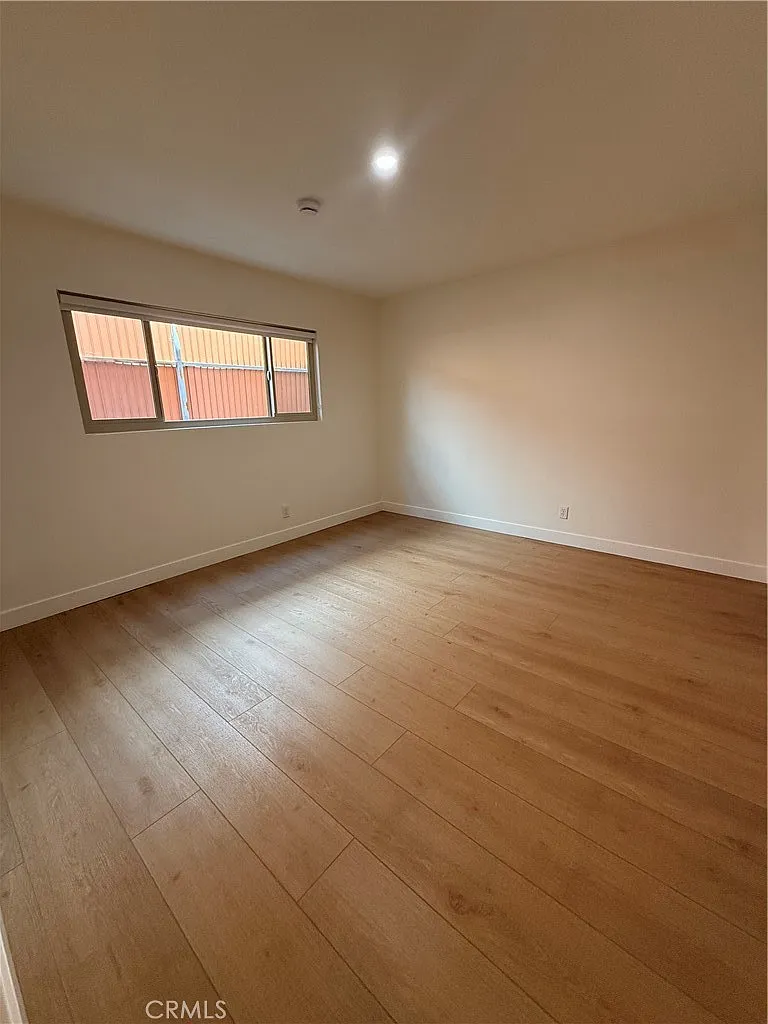 2 bed, 750 sqft, $3,490 — Photo 4