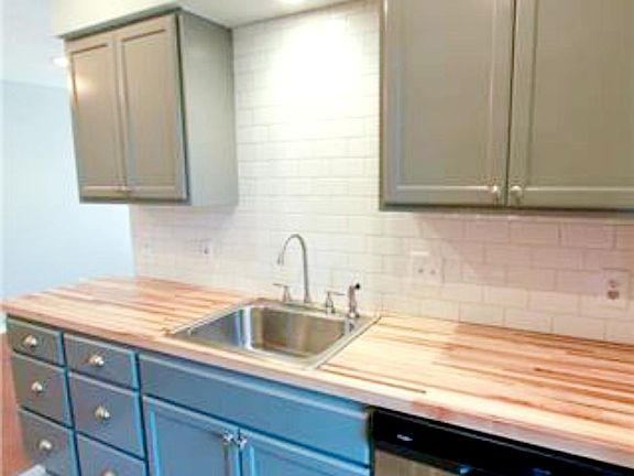4th image of 9805 Dallum Dr