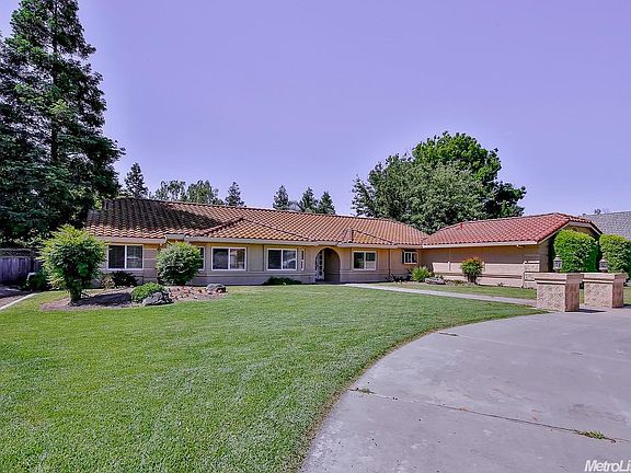 2nd image of 5801 Clear Creek Dr