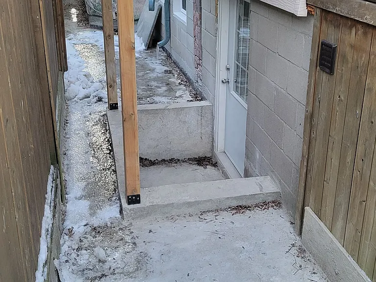 625 Rhodes Ave — Photo 9