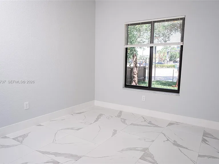 2522 NW 9th Pl — Photo 28