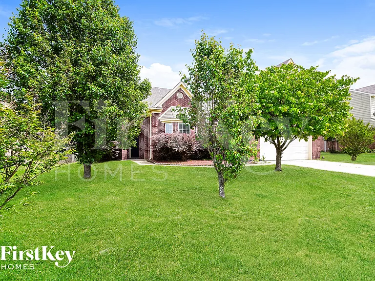 7298 Hunters Horn Dr — Photo 2