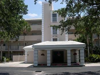 2nd image of 947 Wexford Blvd #947