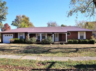 620 N Main St, Campbell, MO 63933