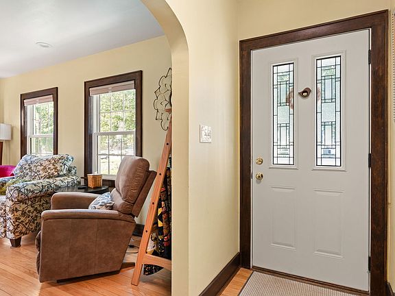 3rd image of 1118 Grand Ct