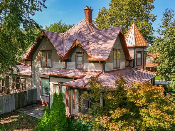 311 W McPherson St, Canton, KS 67428