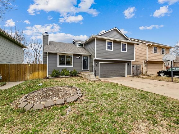 2nd image of 252 W Village Lake Dr