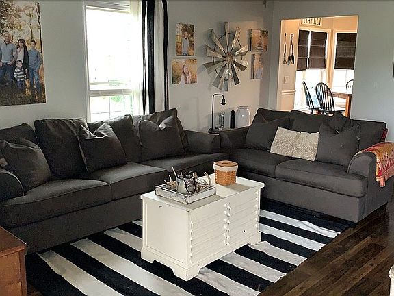 5th image of 17 Hillcrest Ln