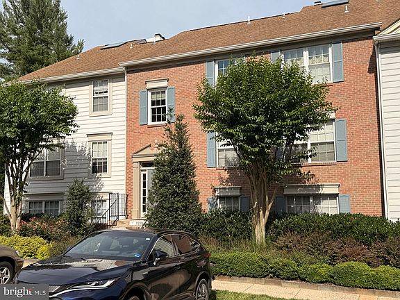 5th image of 12101 Greenwood Ct APT 301