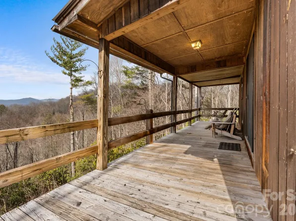 236 Valleyview Dr, Aquone, NC 28781