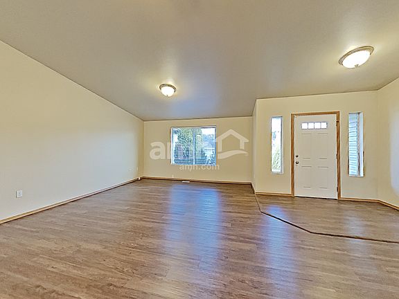 5th image of 111 Tacoma Ave NW