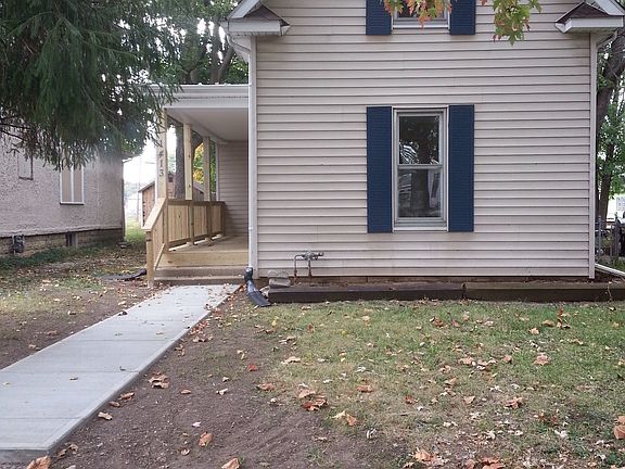 2nd image of 1413 N Grand Ave
