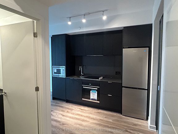 5th image of 101 John St N #616