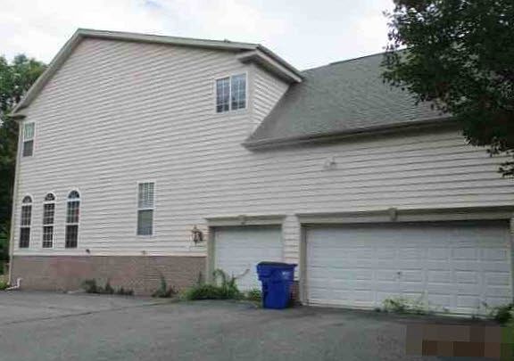 4th image of 2105 Sparks Ct