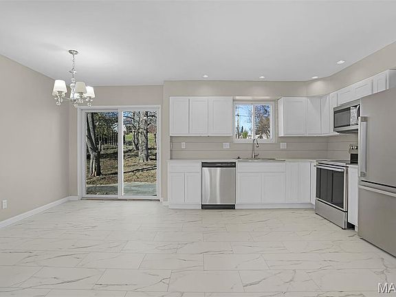 3rd image of 1165 Deborah Dr