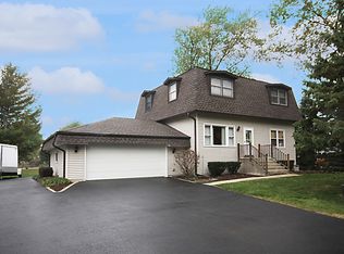 1N110 Darling St, Carol Stream, IL 60188