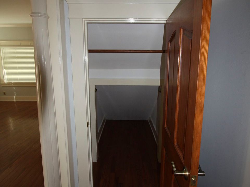 Storage + closet - extra space
