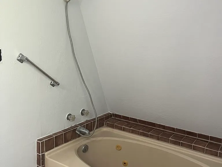 1150 James Pl #2 — Photo 14