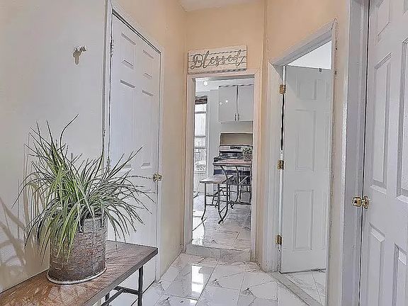 2nd image of 912 Gates Ave #1A
