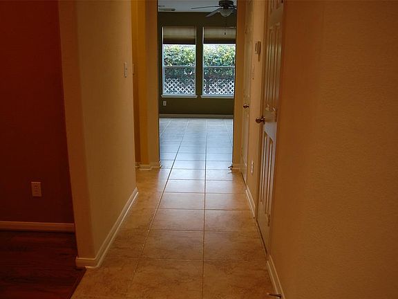 4th image of 10009 Hillside Bayou Dr