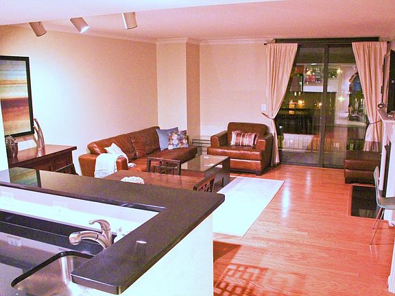4th image of 2220 Fairfax Dr APT 701