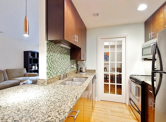 4th image of 519 W Melrose St APT 411