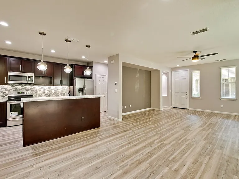 309 Rayos Del Sol Dr — Photo 14