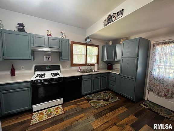 2nd image of 521 Main St