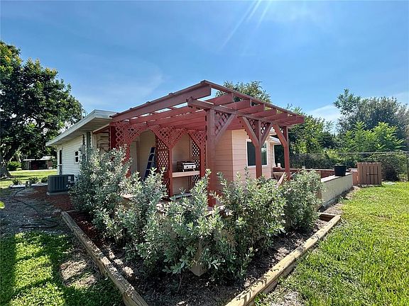 4th image of 1742 MANGOE ST