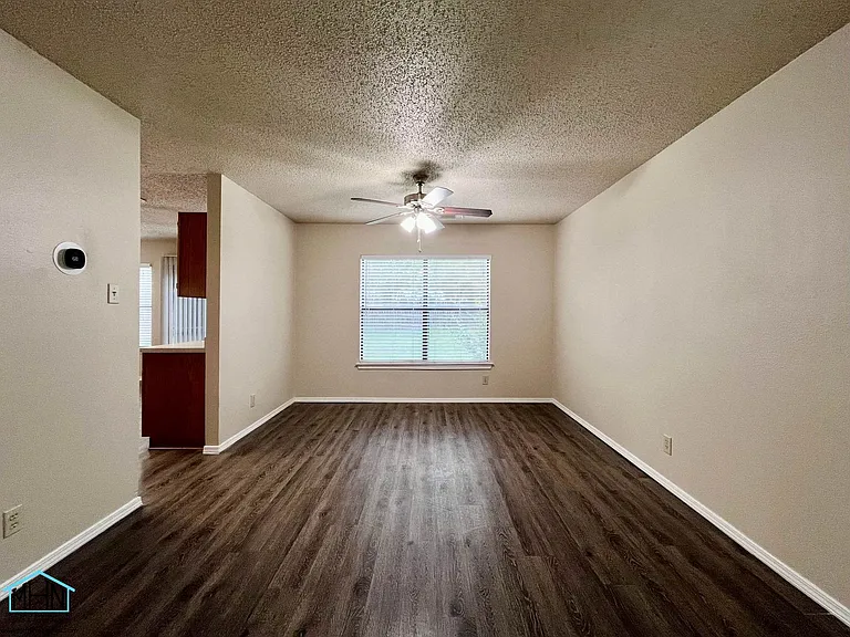 8143 Chestnut Manor Dr — Photo 10