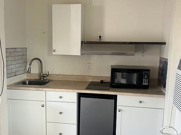 4th image of 1130 E Gurley St #32