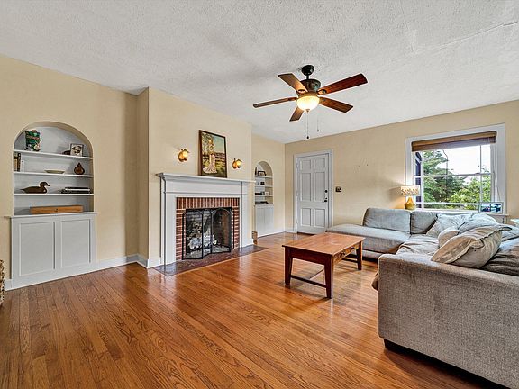5th image of 1019 Halliahurst Ave