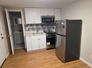 41 Gibbs Rd, Central Islip, NY 11722