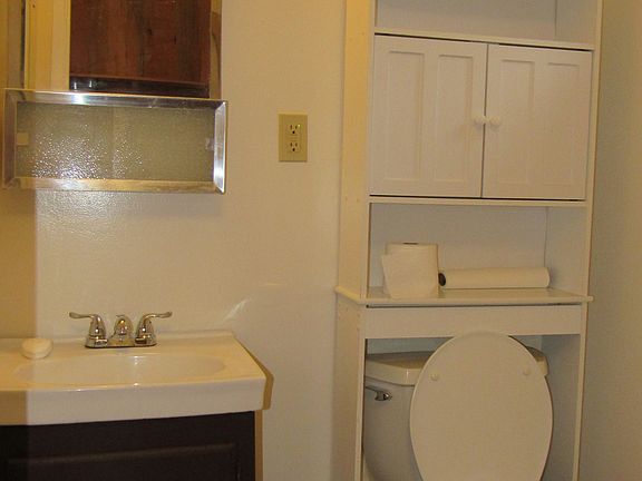 5th image of 881 Harte St
